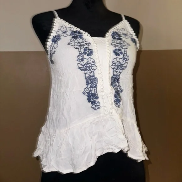 White and Blue Floral Embroidered Women's Top - Picture 3 of 12